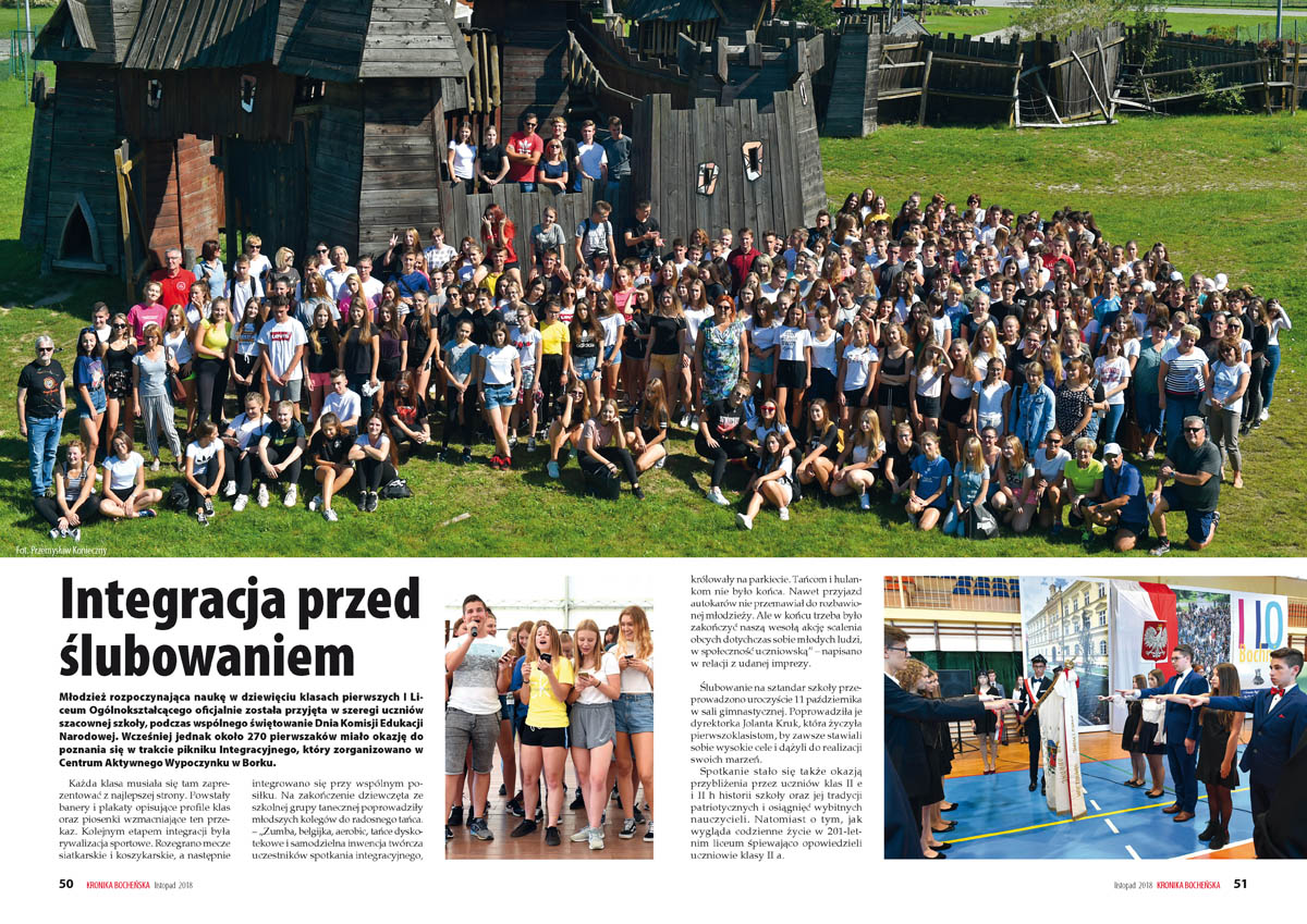 Wspólne zdjęcie około 270 pierwszaków z I Liceum Ogólnokształcącego Przemysław Konieczny wykonał w trakcie pikniku integracyjnego, który zorganizowano w Centrum Aktywnego Wypoczynku w Borku.