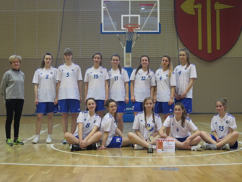 Srebro dla Koszykarek I LO 1