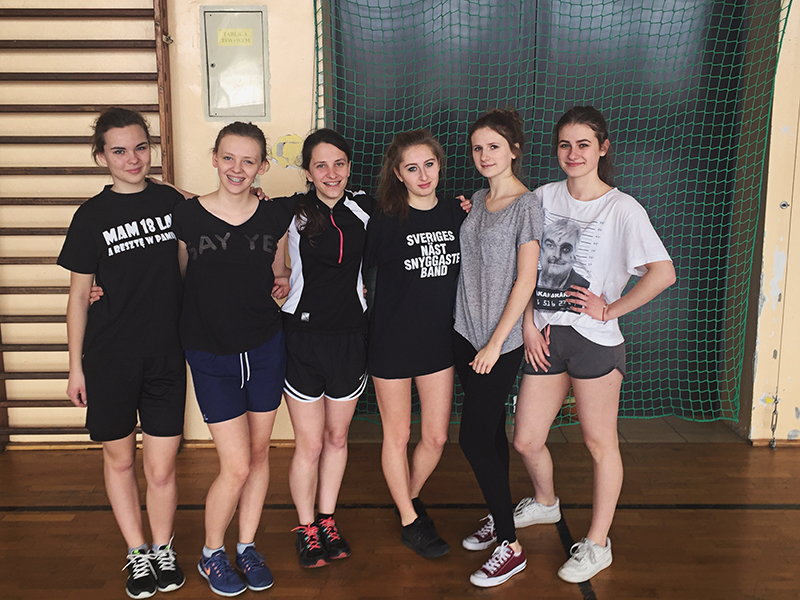 Dziewczęta z klasy  1a „Mistrzem Szkoły” w koszykówce 4