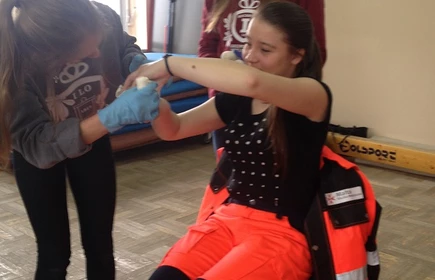 Warsztaty dla gimnazjalist&oacute;w Jak udzielić pierwszej pomocy 6