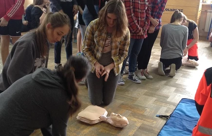 Warsztaty dla gimnazjalist&oacute;w Jak udzielić pierwszej pomocy 3