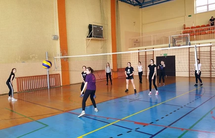 Siatk&oacute;wka dziewcząt - galeria 4