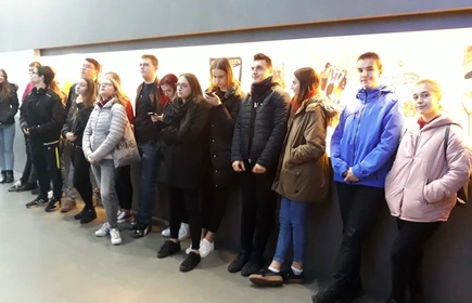 Grupowe zdjęcie uczniów 