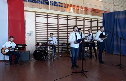 Pożegnanie absolwent&oacute;w - galeria 27