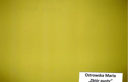 Zdjęcie prezentuję żółtą ścianę