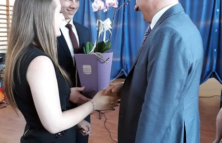 Pożegnanie absolwent&oacute;w - galeria 23