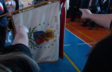 Dwudziestu Dyrektor&oacute;w i ślubowanie klas pierwszych 24