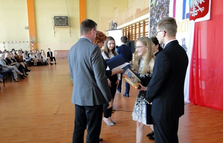 Zakończenie roku klas III - galeria 32