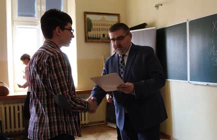 Wręczenie na nagród laureatowi konkursu