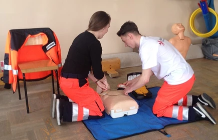 Warsztaty dla gimnazjalist&oacute;w Jak udzielić pierwszej pomocy 2