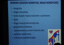 Na zdjęciu ekran projektora prezentująca zagadnienia powiązanie z tematem spotkania 