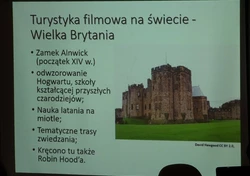 Na zdjęciu ekran rzutnika z jednym z tematów spotkania