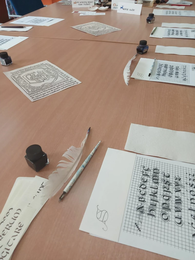 Kaligrafia w bibliotece