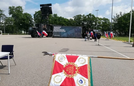 Na zdjęciu sztandar 