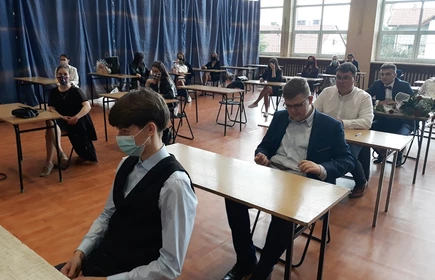 Na zdjęciu sala gimnastyczna  z uczniami