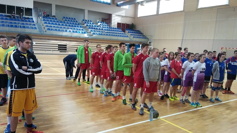 Piłkarze ręczni z awansem do finału wojewódzkiego! 3