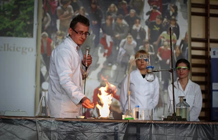 Chemiczne pożegnanie roku szkolnego 8