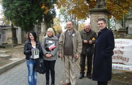 Kwestowaliśmy na cmentarzu przy ul. Orackiej 3
