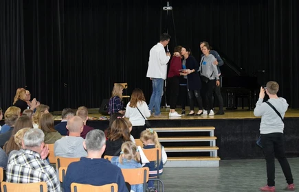 Pożegnanie z Azrą 9