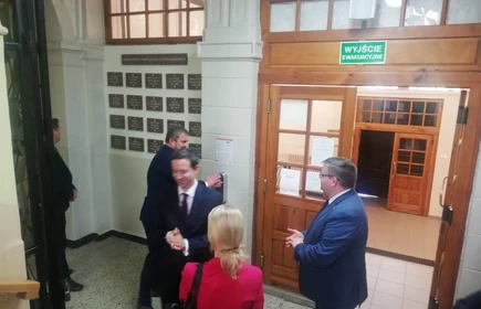 Na zdjęciu osoby biorące udział w konferencji