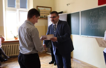 Wręczenie na nagród laureatowi konkursu
