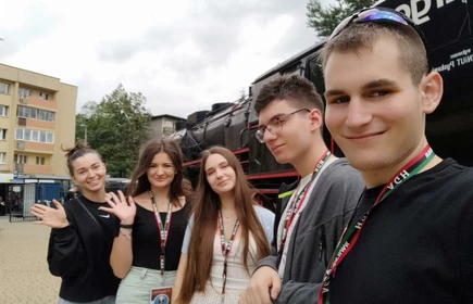 zdjecie grupowe przed agh