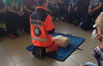 Warsztaty dla gimnazjalist&oacute;w Jak udzielić pierwszej pomocy 2