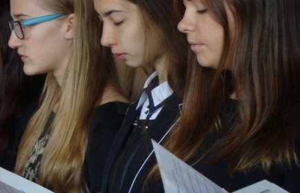 Dwudziestu Dyrektor&oacute;w i ślubowanie klas pierwszych 18