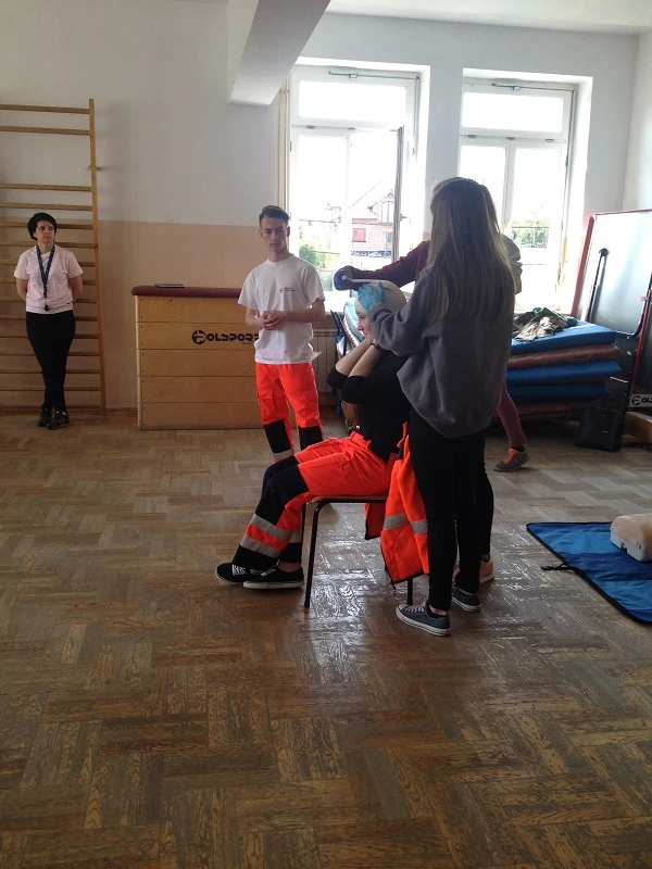 Warsztaty dla gimnazjalistów Jak udzielić pierwszej pomocy 1