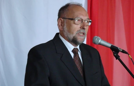 Dwudziestu Dyrektor&oacute;w i ślubowanie klas pierwszych 21