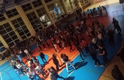 Grupowe zdjęcie uczestników przedsięwzięcia