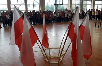 Grupowe zdjęcie w trakcie akademii
