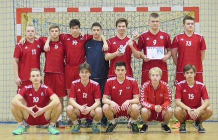 Awans  „szczypiornistów”  do zawodów rejonowych. 1