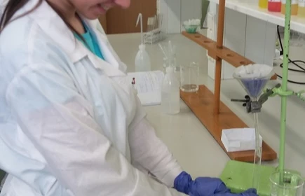 Zajęcia laboratoryjne prowadzone w ramach wsp&oacute;łpracy z  Wydziałem Chemii UJ 9