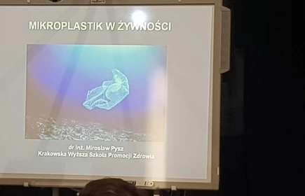 Na zdjęciu ekran rzutnika prezentujący jeden z tematów spotkania