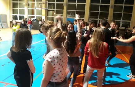 Grupowe zdjęcie uczestników przedsięwzięcia