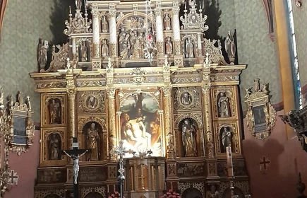 Kości&oacute;ł w środku