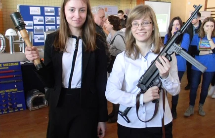 TARGI  EDUKACYJNE I DNI OTWARTE W I  LO 10