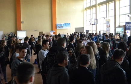 TARGI  EDUKACYJNE I DNI OTWARTE W I  LO 7