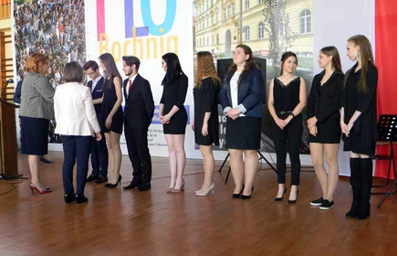 Pożegnanie absolwent&oacute;w - galeria 38