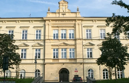 widok na 1 liceum w bochni