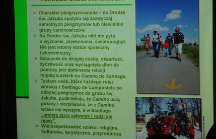 Na zdjęciu projektor na którym prezentowany jest jeden z tematów spotkania