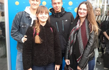 Grupowe zdjęcie uczestników 