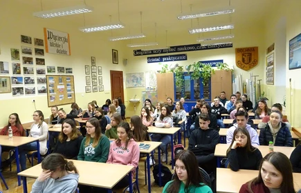 Zdjęcie prezentuję uczestników wykładu