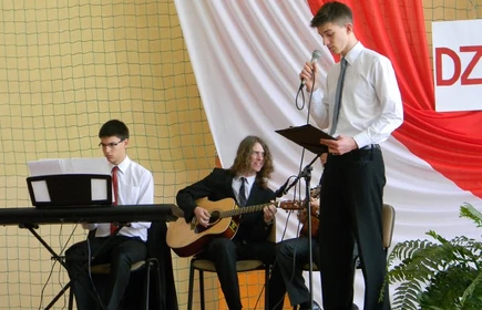Dzień Flagi w I LO 4