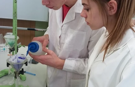 Zajęcia laboratoryjne prowadzone w ramach wsp&oacute;łpracy z  Wydziałem Chemii UJ 6