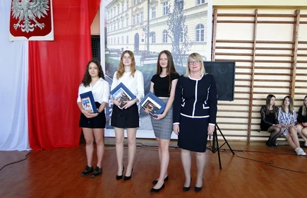 Zakończenie roku klas III - galeria 34