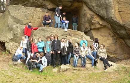V  ZŁAZISKO DLA MŁODZIEŻY          Z OKAZJI MIĘDZYNARODOWEGO DNIA OCHRONY ZABYTKÓW Jamna, Pogórze Rożnowskie, 18.04.2012.8
