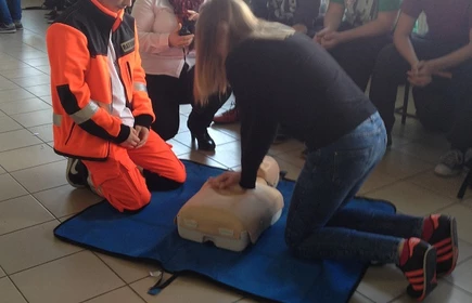 Warsztaty dla gimnazjalist&oacute;w Jak udzielić pierwszej pomocy 4