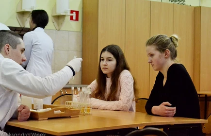 Warsztaty dla Gimnazjalist&oacute;w &bdquo;Ciekawe doświadczenia z biologii i chemii&rdquo; 8